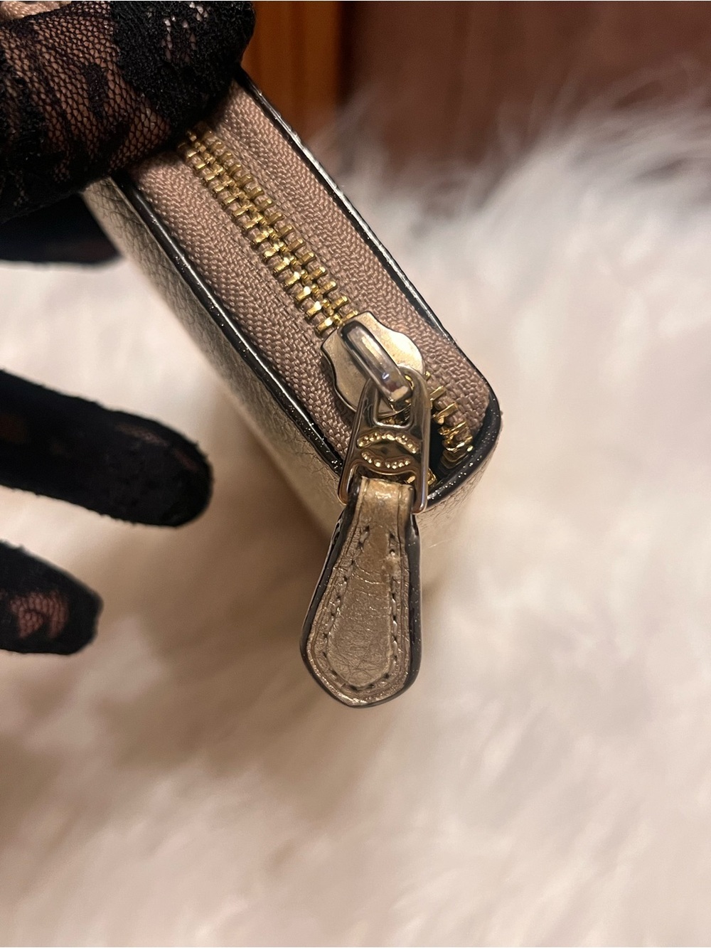 Coach Metallic Gold pebbled leather accordion Zip-Around Wallet - Picture 6 of 10